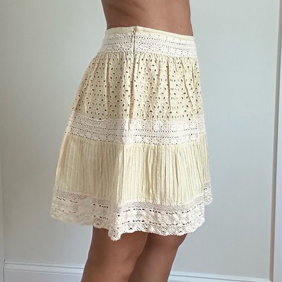 Cotton Eyelet Lace Trim Mini Skirt - Picture 4 of 8